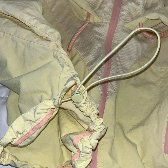 Zara Cropped Yellow Hooded Rain Jacket with Pink Accents size Large - Picture 8 of 12